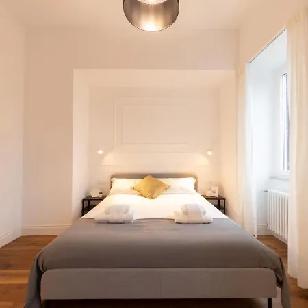 The Rent - Colorful One-bedroom In San Giovanni District Διαμέρισμα *